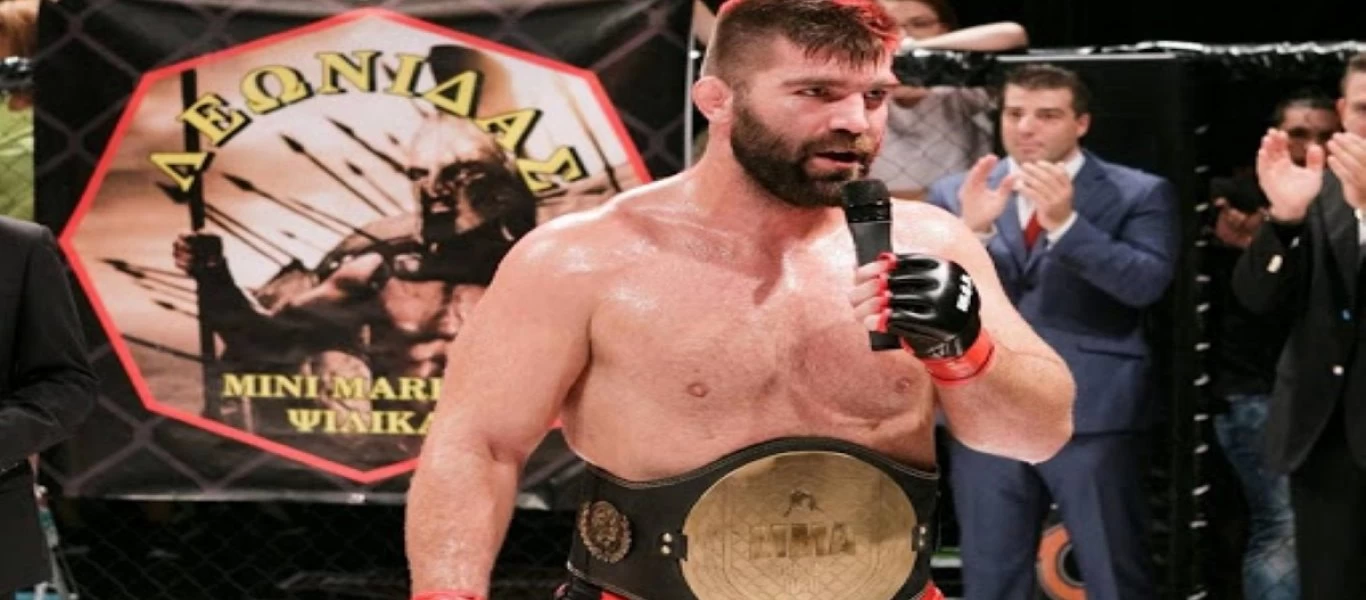 Γιάννης Αρζουμανίδης: Ο αθλητής του MMA που μπαίνει στην «μάχη» με ποντιακή λύρα (βίντεο)